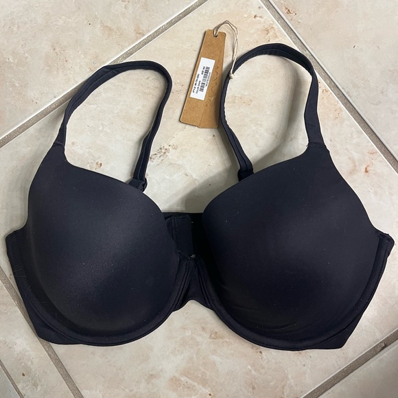 SKIMS Fits Everybody T-Shirt Bra - Picture 4 of 11